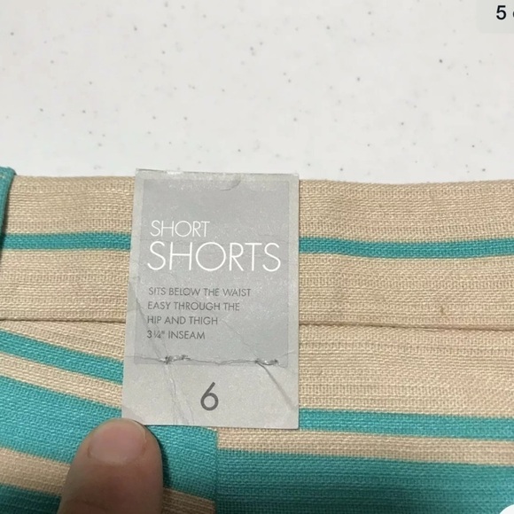 New Gap womens short shorts size 6 blue tan - Picture 4 of 5